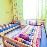 2 Single Beds Room With Shared Bathroom