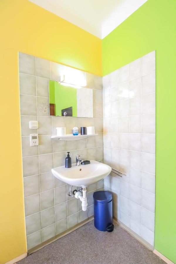2 Single Beds With Shared Bathroom Apartment